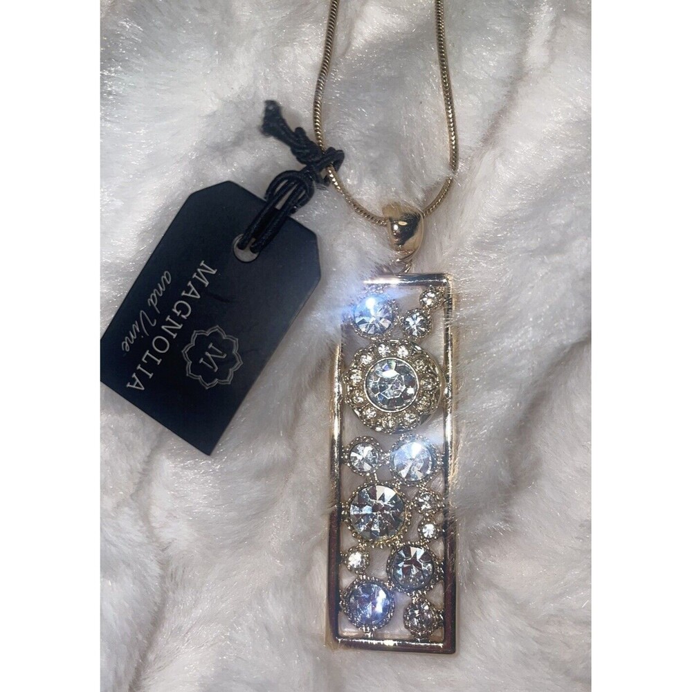 Magnolia & Vine Necklace and Bracelet Holds a Snap In Pendant & Bracelet. NWT